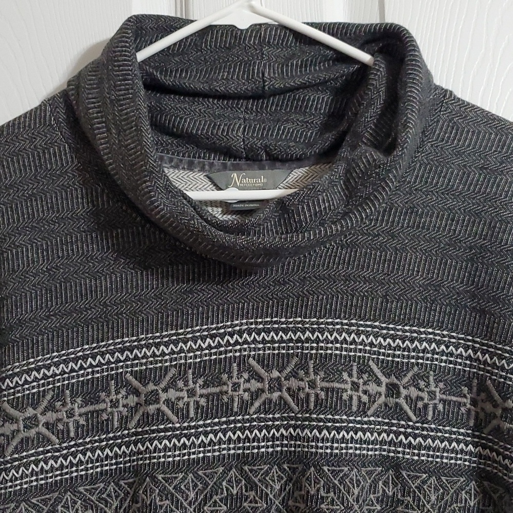 Natural Reflections Embroidered Cowl Neck Top Women's Size Small - Picture 2 of 8